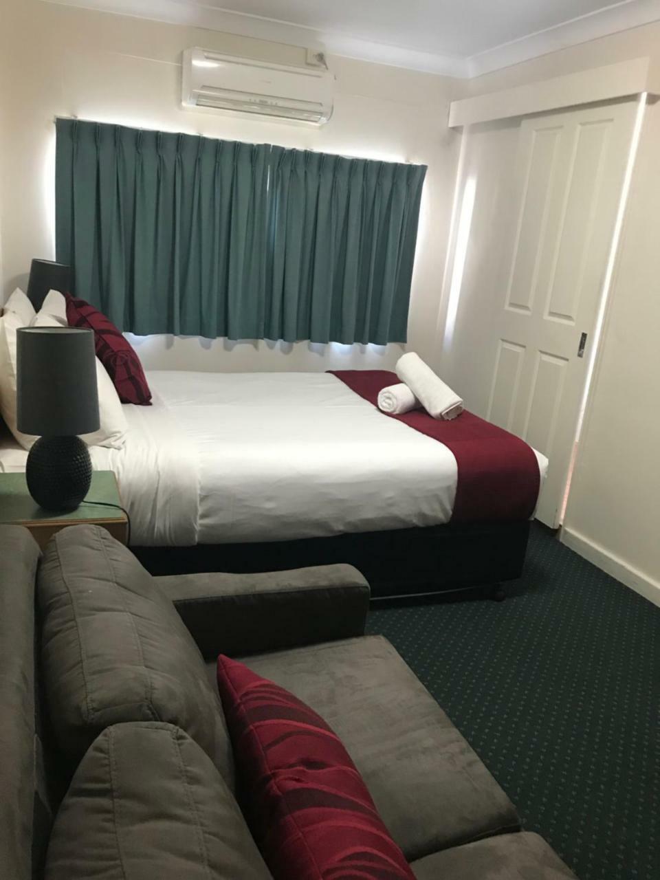 O'Shea'S Royal Hotel Goondiwindi Esterno foto